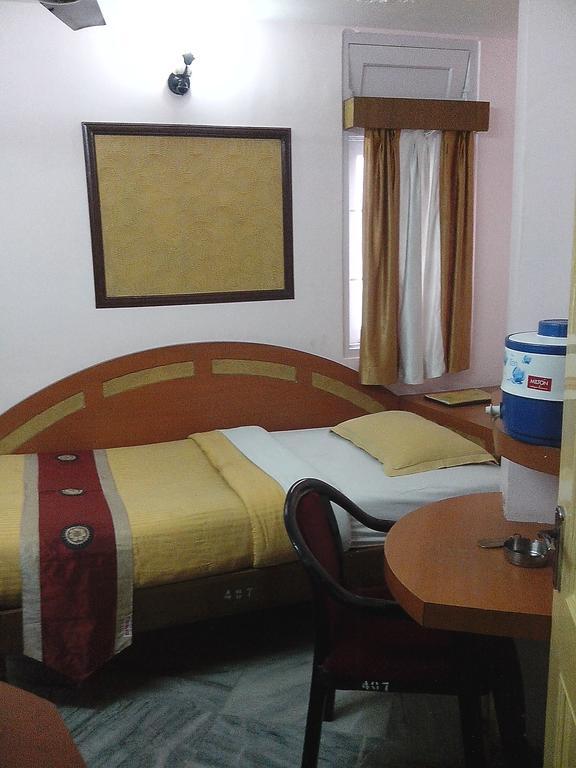 Hotel Mahalaxmi Indo Myanmar Guwahati Exterior foto